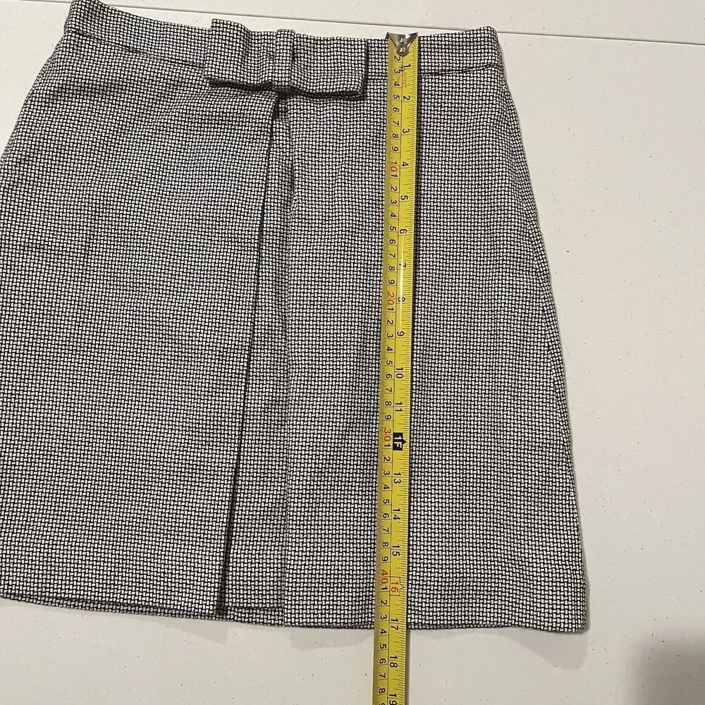 Ann Taylor Loft Skirt Size 0P(26") Check Black/White with Bow Center Pleat Lined - Picture 5 of 9